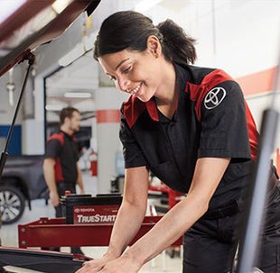 Service Center | Bommarito Toyota in Hazelwood MO