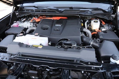 2026 Toyota Tundra i-FORCE MAX Tundra Platinum