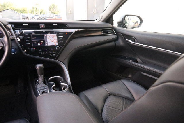 2019 Toyota Camry Hybrid XLE