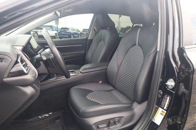 2023 Toyota Camry Hybrid SE CVT (Natl)