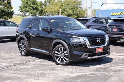 2023 Nissan Pathfinder Platinum