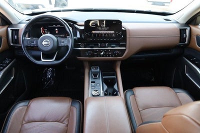 2023 Nissan Pathfinder Platinum
