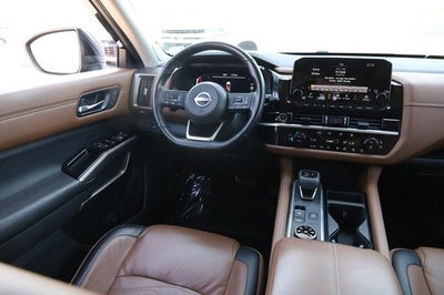 2023 Nissan Pathfinder Platinum