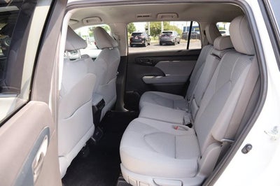 2022 Toyota Highlander LE