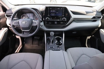 2022 Toyota Highlander LE