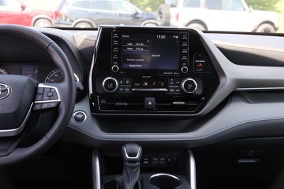 2022 Toyota Highlander LE