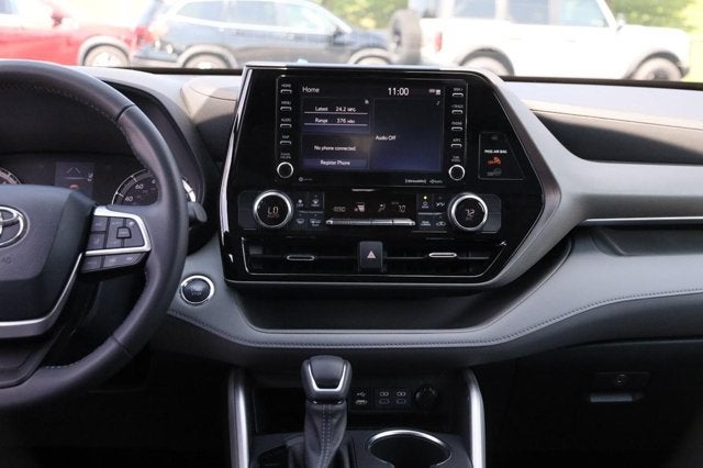 2022 Toyota Highlander LE