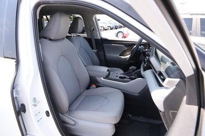 2022 Toyota Highlander LE