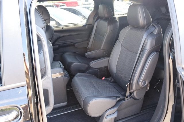 2025 Toyota Sienna Platinum