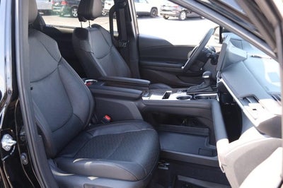 2025 Toyota Sienna Platinum