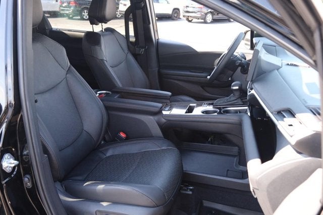 2025 Toyota Sienna Platinum