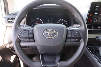 2024 Toyota Sienna LE