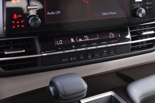 2024 Toyota Sienna LE