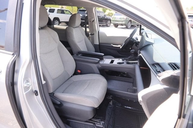 2024 Toyota Sienna LE