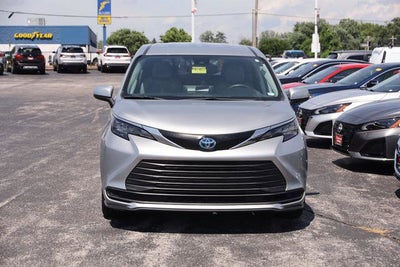 2024 Toyota Sienna LE
