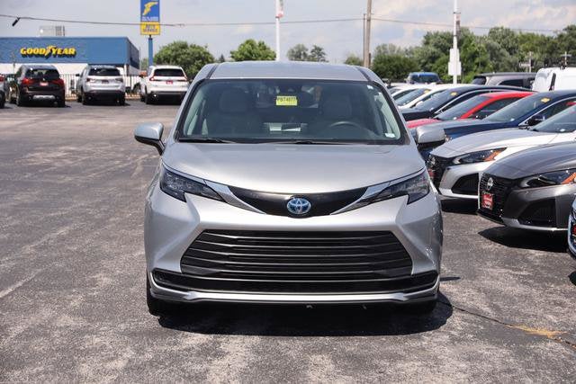 2024 Toyota Sienna LE