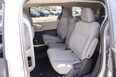 2024 Toyota Sienna LE