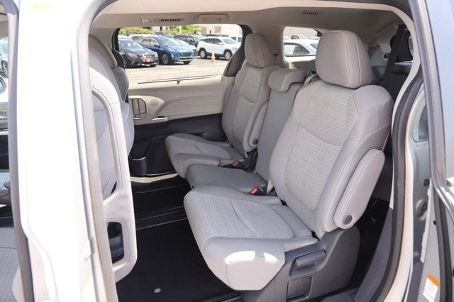 2024 Toyota Sienna LE