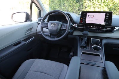 2024 Toyota Sienna LE