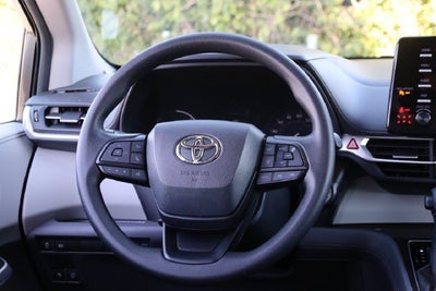 2024 Toyota Sienna LE