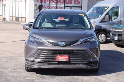2024 Toyota Sienna LE