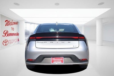 2025 Toyota Prius LE