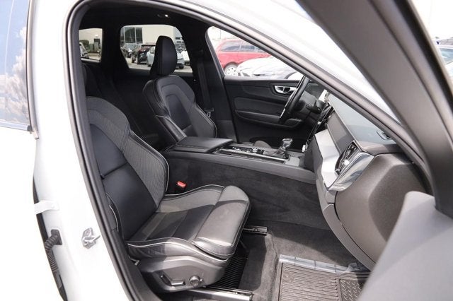 2021 Volvo XC60 R-Design